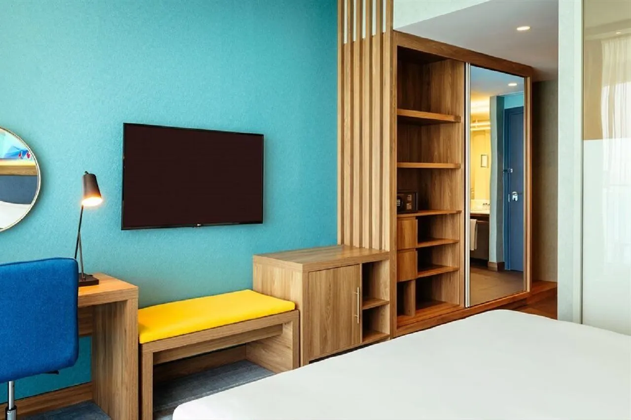 Aloft Palm Jumeirah Dubai 4*,