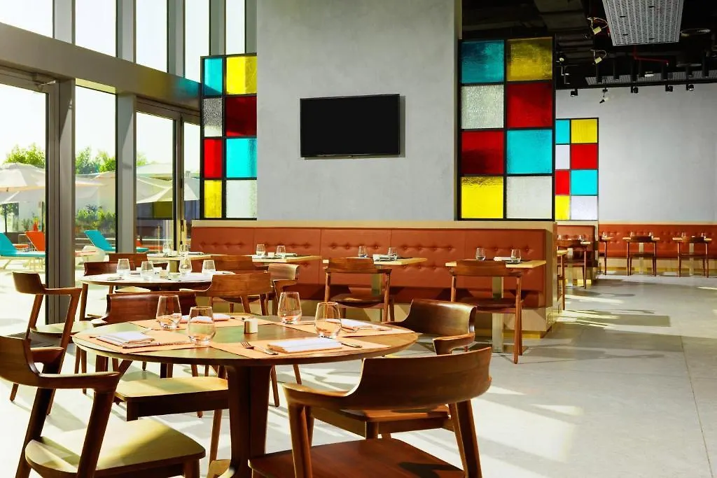 Aloft Palm Jumeirah Dubai Resort